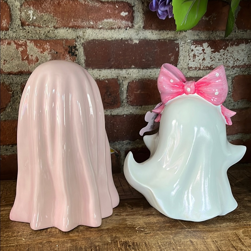 Cute Ghost Figurines with Bows - Picture 8 of 8
